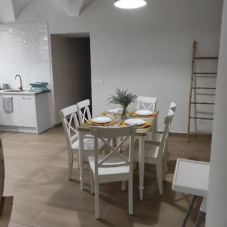 Bonita Y Amplia Casa Con Patio, En Centro Ciudad 아파트