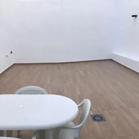 Bonita Y Amplia Casa Con Patio, En Centro Ciudad דירה מרידה