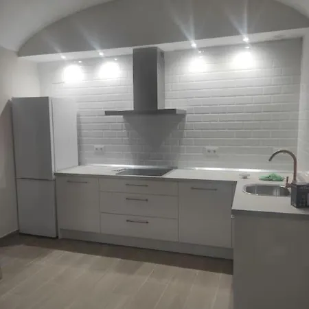 Bonita Y Amplia Casa Con Patio, En Centro Ciudad דירה