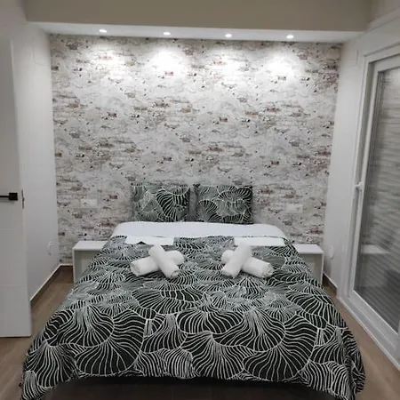 דירה Bonita Y Amplia Casa Con Patio, En Centro Ciudad