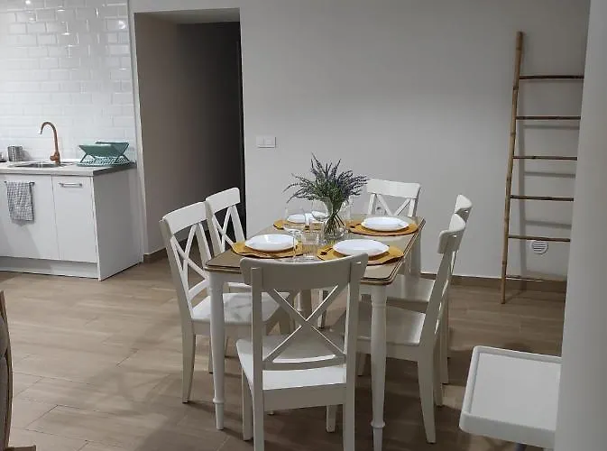 Bonita Y Amplia Casa Con Patio, En Centro Ciudad Apartamento